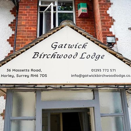 Gatwick Birchwood Lodge With Holiday Parking Horley Bagian luar foto